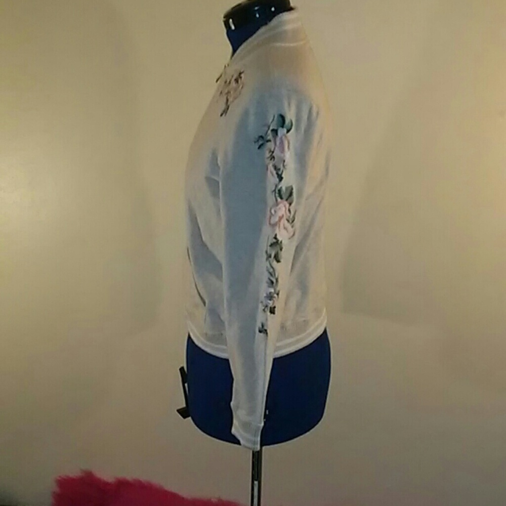 Embroidered Floral Jacket - Picture 2 of 6